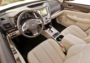 ห้องโดยสาร Subaru Legacy 2013