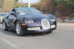 Bugatti-Veyron-Maruti-Esteem 