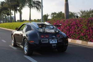 Bugatti-Veyron-Maruti-Esteem-Rear