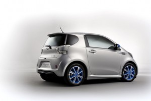 Aston-Martin-Cygnet-&-Colette-Side