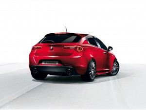 ด้านหลัง Alfa Romeo Giulietta 2010