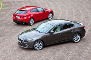 All New Mazda3 Sedan เทียบกับ Hatchback