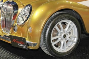 ในส่วนด้านหน้า Mitsuoka Himiko Classic 