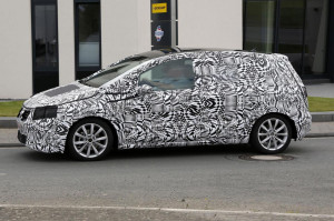 2014 Volkswagen Golf Plus ด้านข้าง