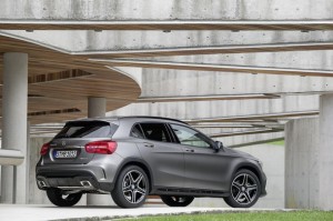 Mercedes-Benz GLA - Side