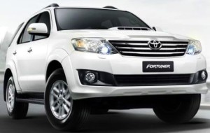 Toyota Fortuner 2013 ด้านหน้า