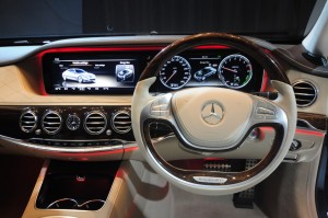 Mercedes Benz S400 Hybrid ภายใน