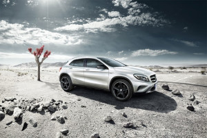 Mercedes-Benz GLA - Side