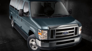 Ford E-150 XLT - Side