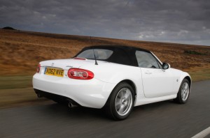 ด้านหลัง Mazda MX 5 2014