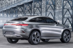 รูปลักษณ์ด้านหลัง Mercedes-Benz Coupe SUV Concept