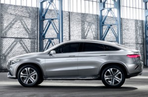 รูปลักษณ์ด้านข้าง Mercedes-Benz Coupe SUV Concept