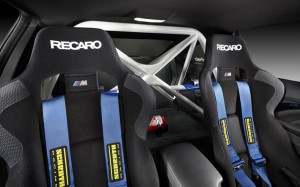 ประจำการภายในด้วยเบาะ Recaro