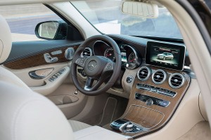 ภายในMercedes-Benz-C-Class-Estate