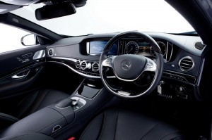 ภาพภายในของ The New Benz S300L Hybrid Full Option