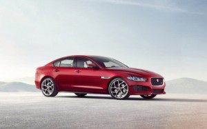 ความโฉบเฉี่ยว Jaguar XE 2016 