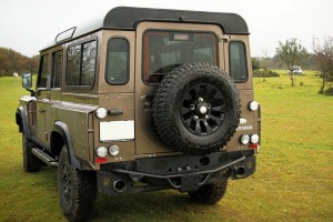 บั้นท้าย Defender small-block LS3 