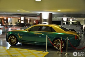 ภายนอก Rolls-Royce Ghost สีเขียวเหลือง