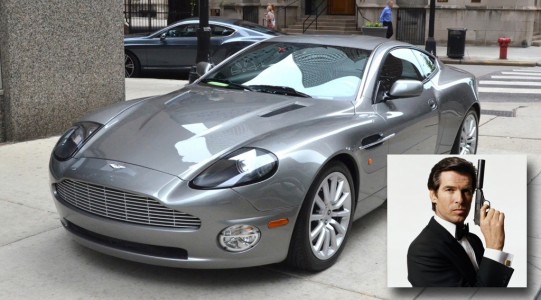 Pierce Brosnan กับ Aston Martin Vanquish