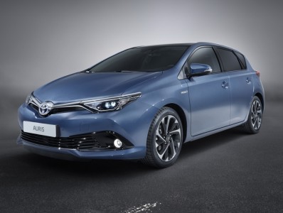 โตโยต้า พรีอุส (Toyota Auris) รุ่นปรับโฉม