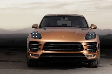 ด้านในชุดแต่ง “Ursa Aurum Metallic Porsche Macan”