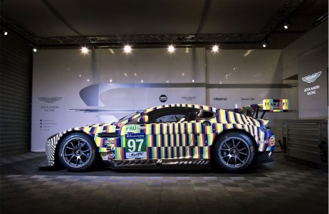 2015 แอสตัน มาร์ติน วินเทจ จีทีอี อาร์ต คาร์ (2015 Am Vantage GTE Art Car) 