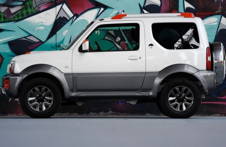 ภายนอก Suzuki Jimny Street Limited Edition 2015