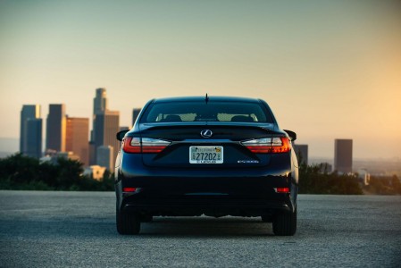 Lexus ES350 และ ES300h รุ่นปี 2016