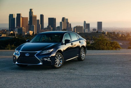 Lexus ES350 และ ES300h รุ่นปี 2016