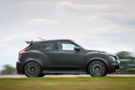 นิสสัน จู๊ค อาร์ 2.0 (Nissan Juke R 2.0)