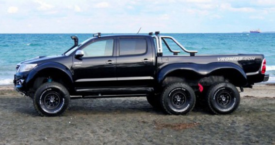 Toyota Hilux 6x6