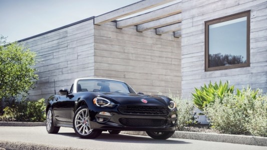 รถสปอร์ตโรดสเตอร์ Fiat 124 Spider 2017