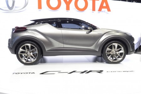 Toyota C-HR เตรียมไลน์ผลิตแล้ว !!