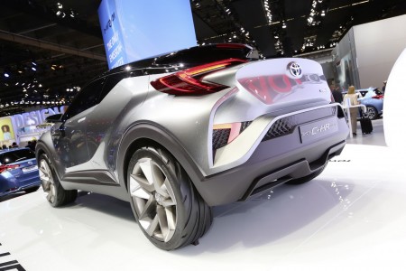 Toyota C-HR เตรียมไลน์ผลิตแล้ว !!