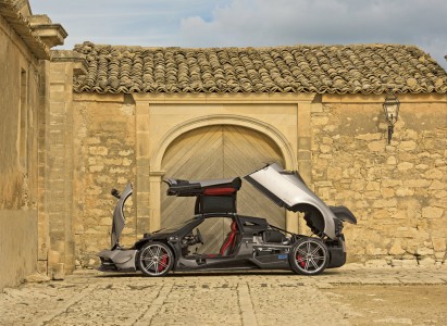 Pagani รุ่นพิเศษมีเพียง 20 คันเท่านั้น !!