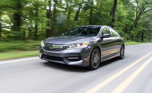 2017-Honda-Accord-102-876x535