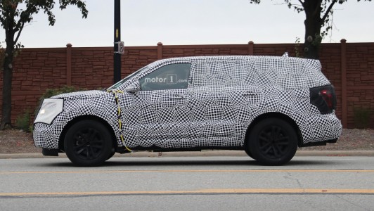 Ford Explorer 2019 speied shot