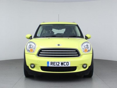 MINI Countryman in Bright Yellow