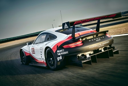 Porsche-911-RSR-3