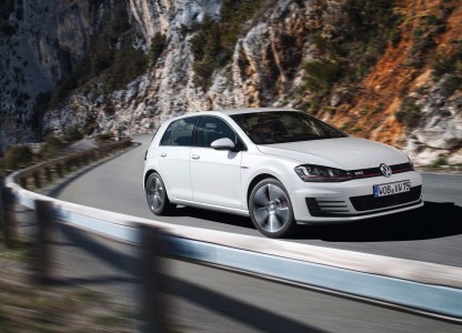 Volkswagen-Golf_GTI-2014-1600-06