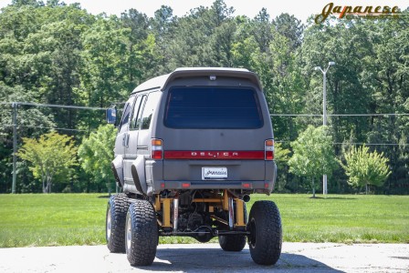 Mitsubishi Delica Changed Off-Road