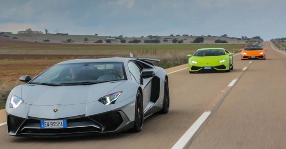 Huracan และAventadors