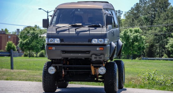 Mitsubishi Delica Changed Off-Road