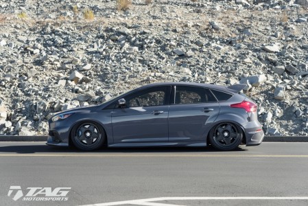 Ford Focus RS With Air Suspension And Custom Wheels