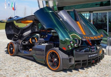 Pagini Huayra BC With Green And Orange