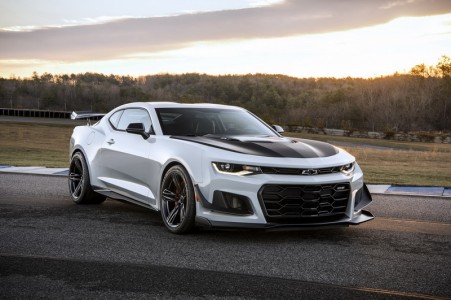 Chevrolet-Camaro-Ford-Mustang-Sales-_resize