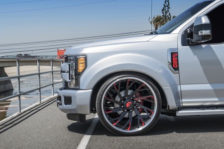 Ford F-250 XLT Super Duty Looks Cool On 26” Rims