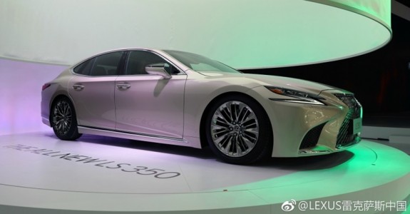 Lexus LS350