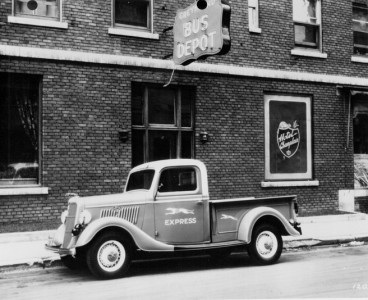 1935-Ford-pickup-truck-Greyhound_resize