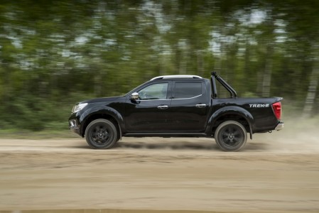 2017-nissan-navara-trek-1-special-edition-11_resize